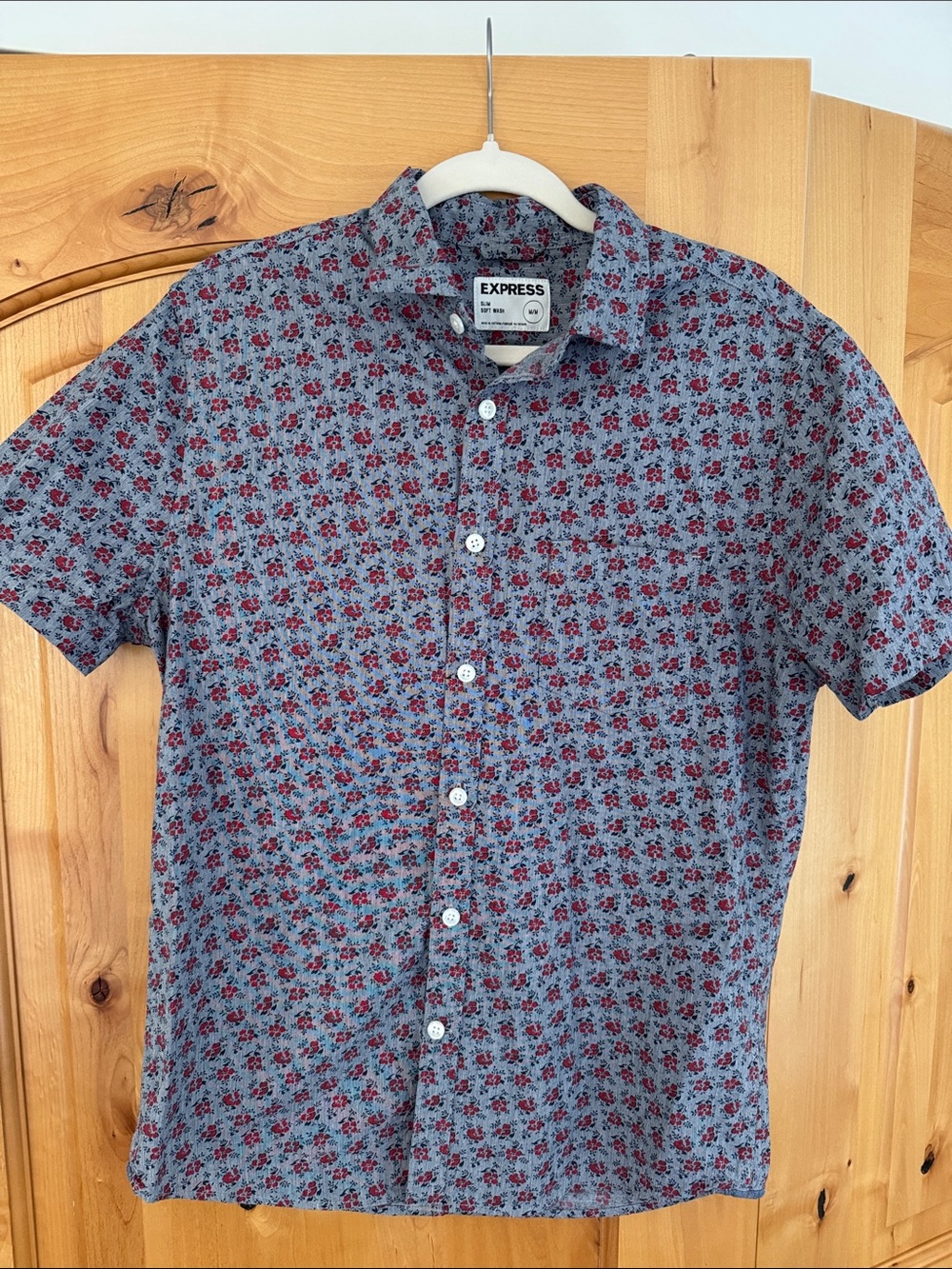 Express Short-Sleeve Button-Down Shirt in Blue with Red Floral Pattern